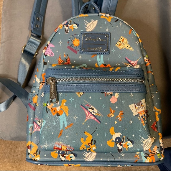 Loungefly Mickey & Friends Mini Backpack Brand New Without Tags - Picture 3 of 6